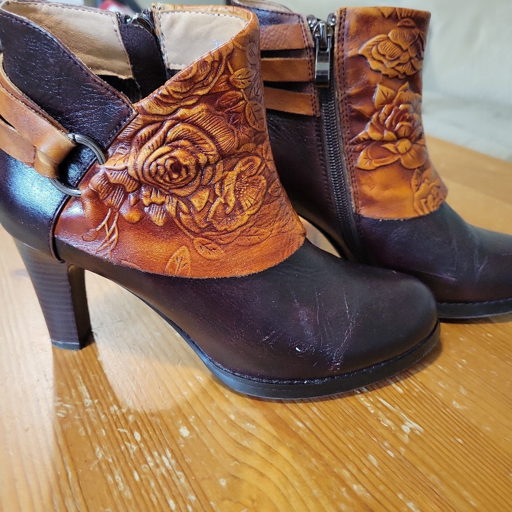 Lora Womens Shoes